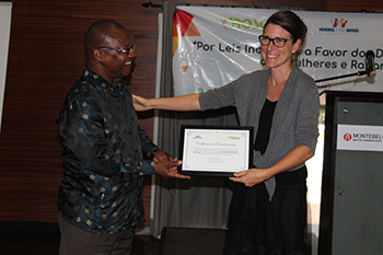 Oliveira Mucar (FDC) e Catherine Bérard (Embaixada do Canadá em Moçambique)